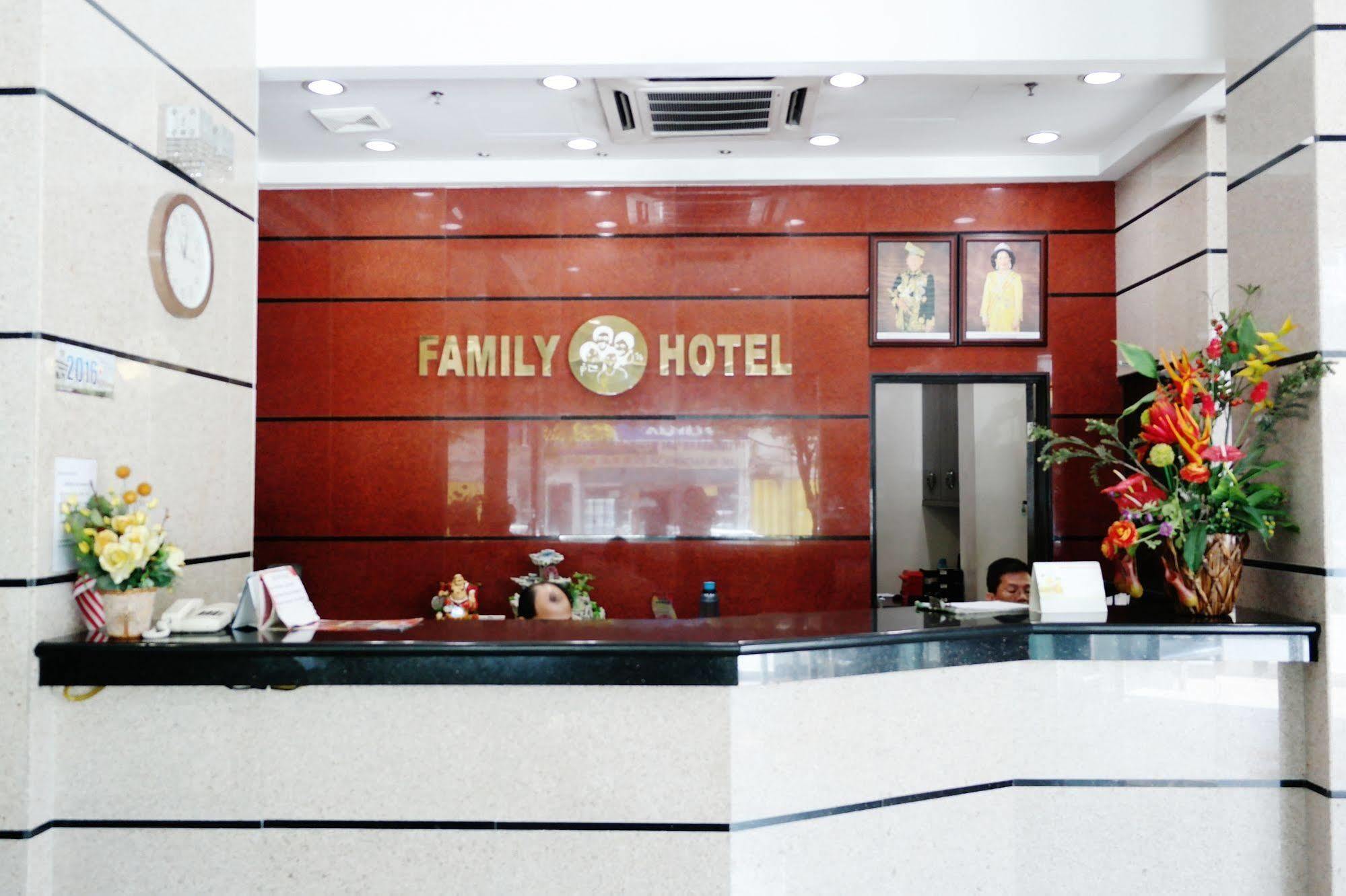 Family Hotel Klang Buitenkant foto